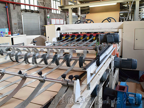 新晃縣自強紙業(yè)有限責任公司,新晃縣紙業(yè),瓦楞紙板生產(chǎn),食品飲料包裝,膠印紙箱銷售